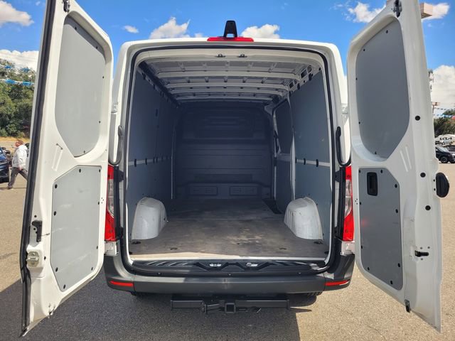 Used 2024 Mercedes-Benz Sprinter 2500 image 8