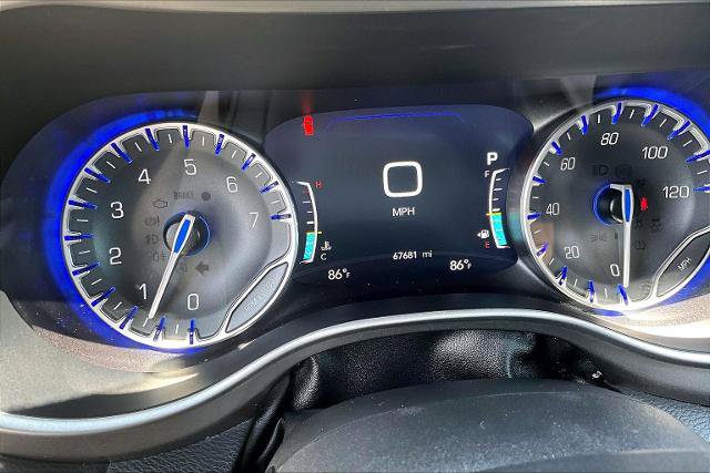 Used 2023 Chrysler Pacifica Touring-L FWD image 20