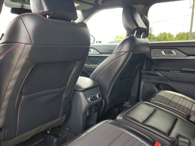 Certified 2025 Ford Explorer ST-Line image 12