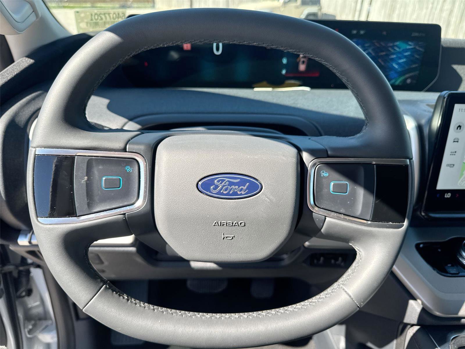 Certified 2025 Ford Expedition Active image 3