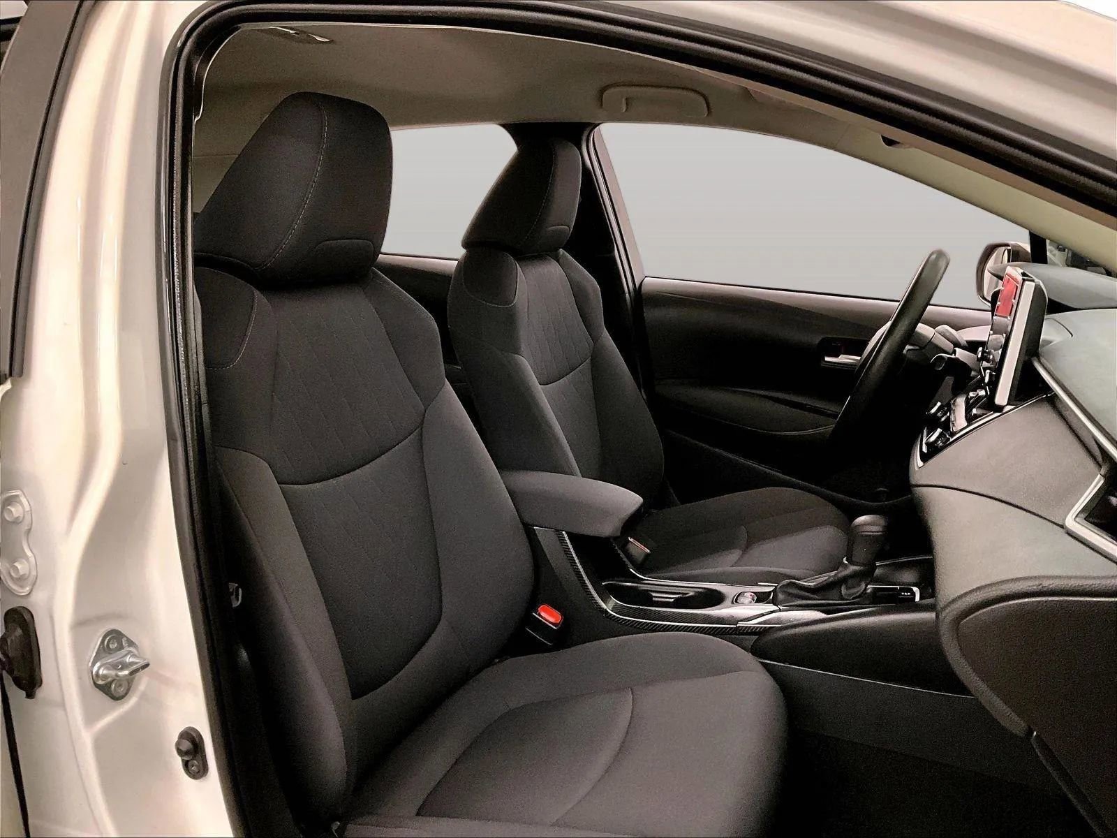 Used 2020 Toyota Corolla LE FWD image 7