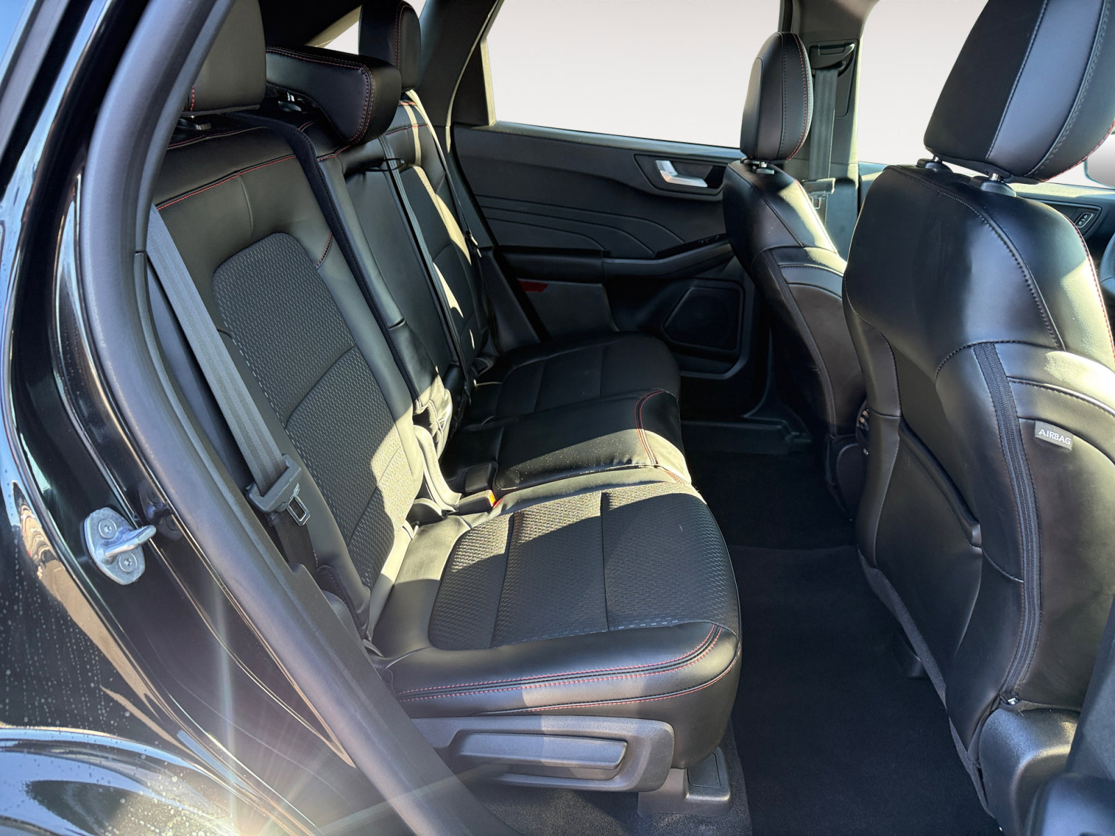 Certified 2025 Ford Escape ST-Line w/ Equipment Group 301A image 18