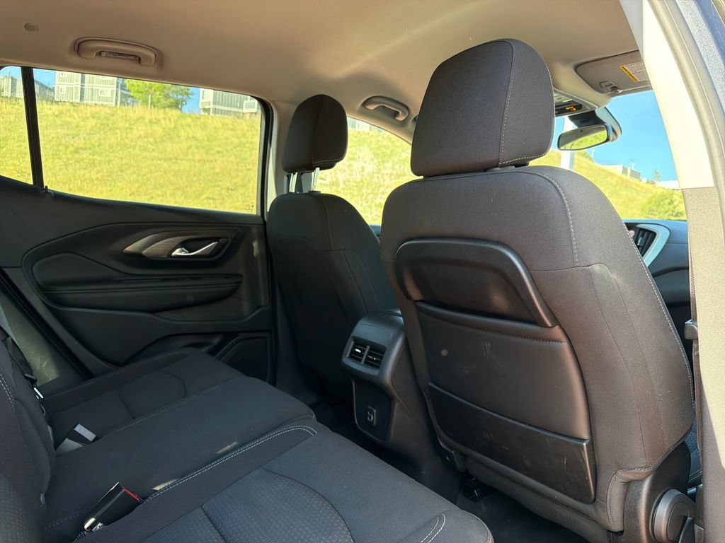 Used 2024 GMC Terrain SLE AWD/4WD image 28