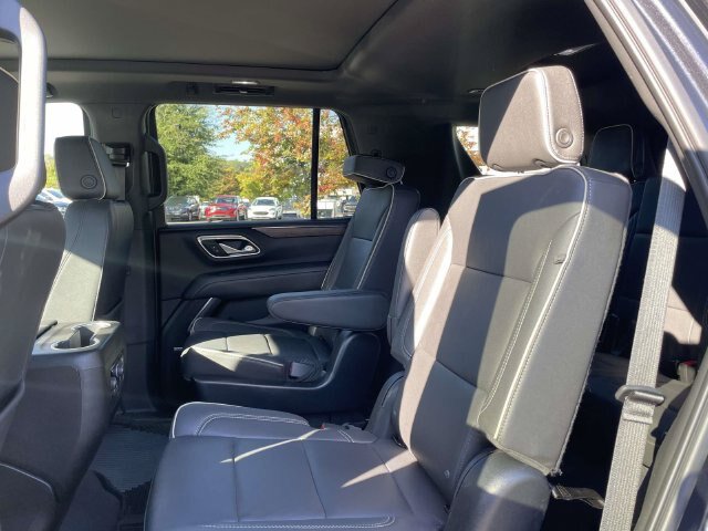 Used 2023 Chevrolet Tahoe Premier w/ Premium Package 2 AWD/4WD image 17