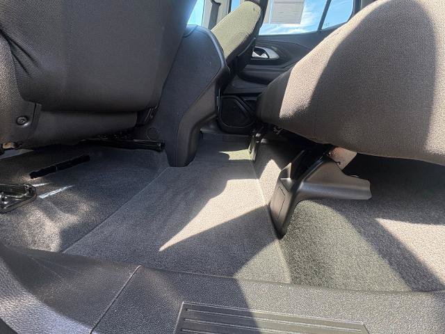 Used 2023 GMC Terrain SLE w/ Driver Convenience Package AWD/4WD image 29