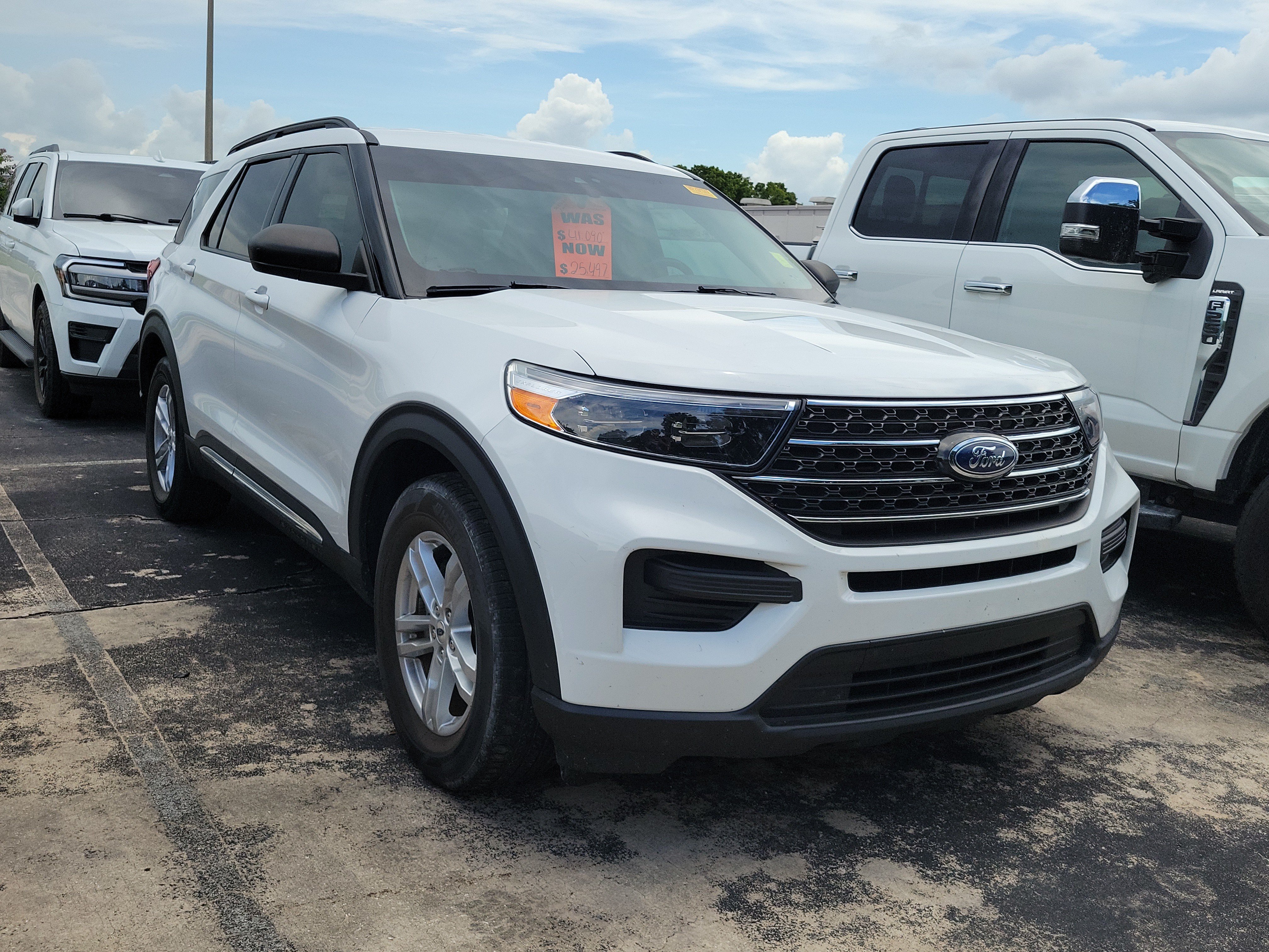 Certified 2023 Ford Explorer XLT RWD image 6