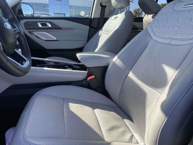 Certified 2025 Ford Explorer Platinum w/ Ultimate Package RWD image 16
