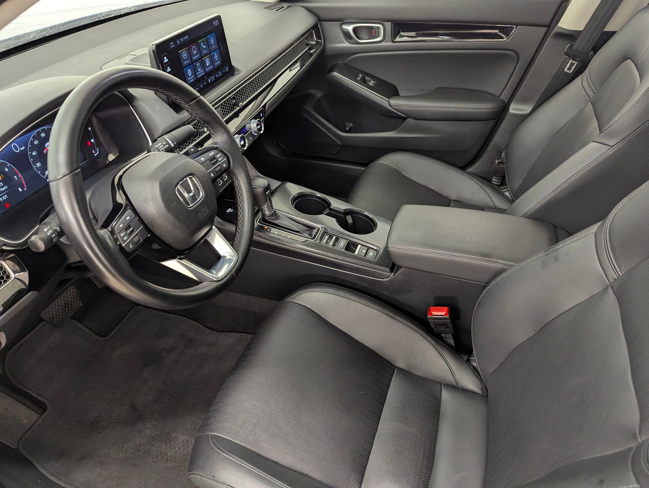 Used 2023 Honda Civic Touring image 4