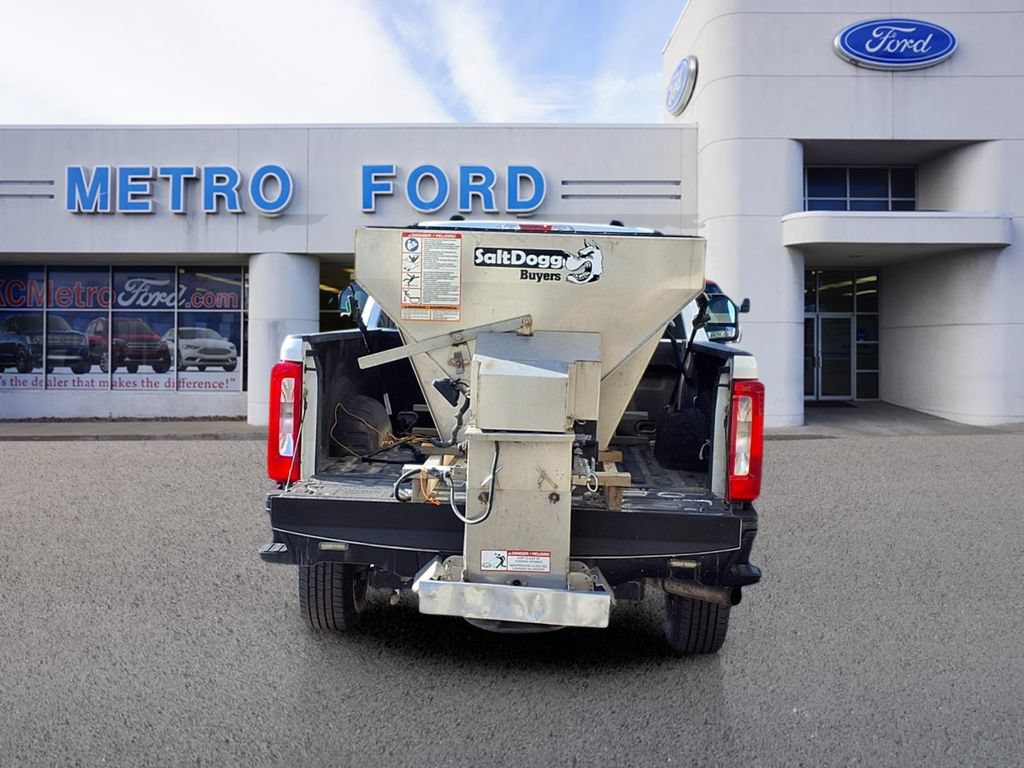 Certified 2023 Ford F250 XL w/ Snow Plow/Camper Package AWD/4WD image 4