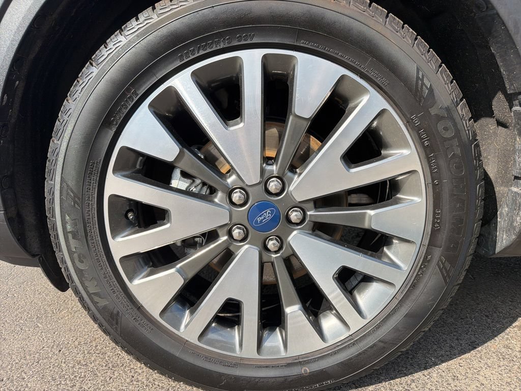 Certified 2020 Ford Escape Titanium w/ Titanium Premium Package 2.0 AWD/4WD image 53