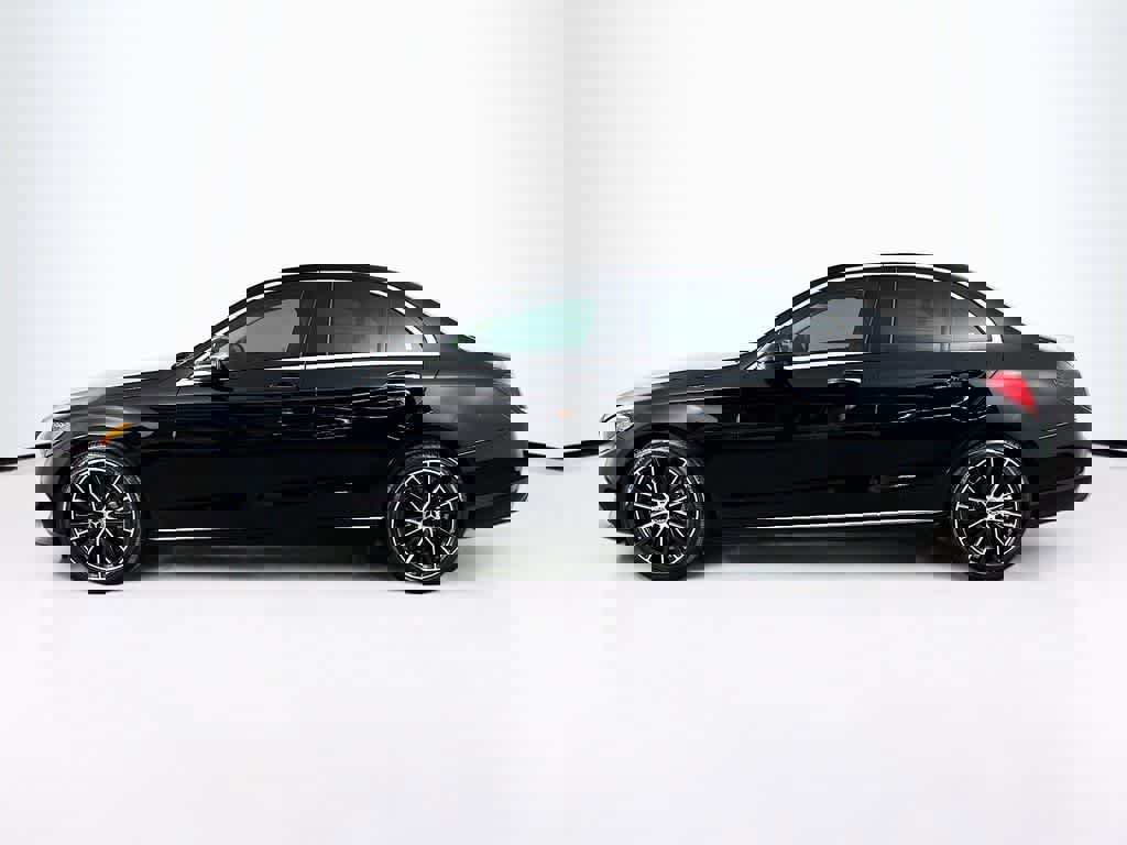 Used 2021 Mercedes-Benz C 300 Sedan image 3