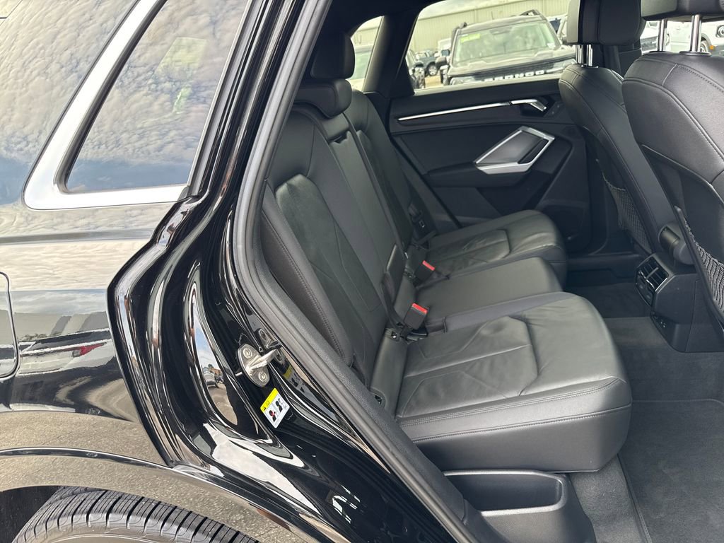 Used 2020 Audi Q3 2.0T Premium image 25