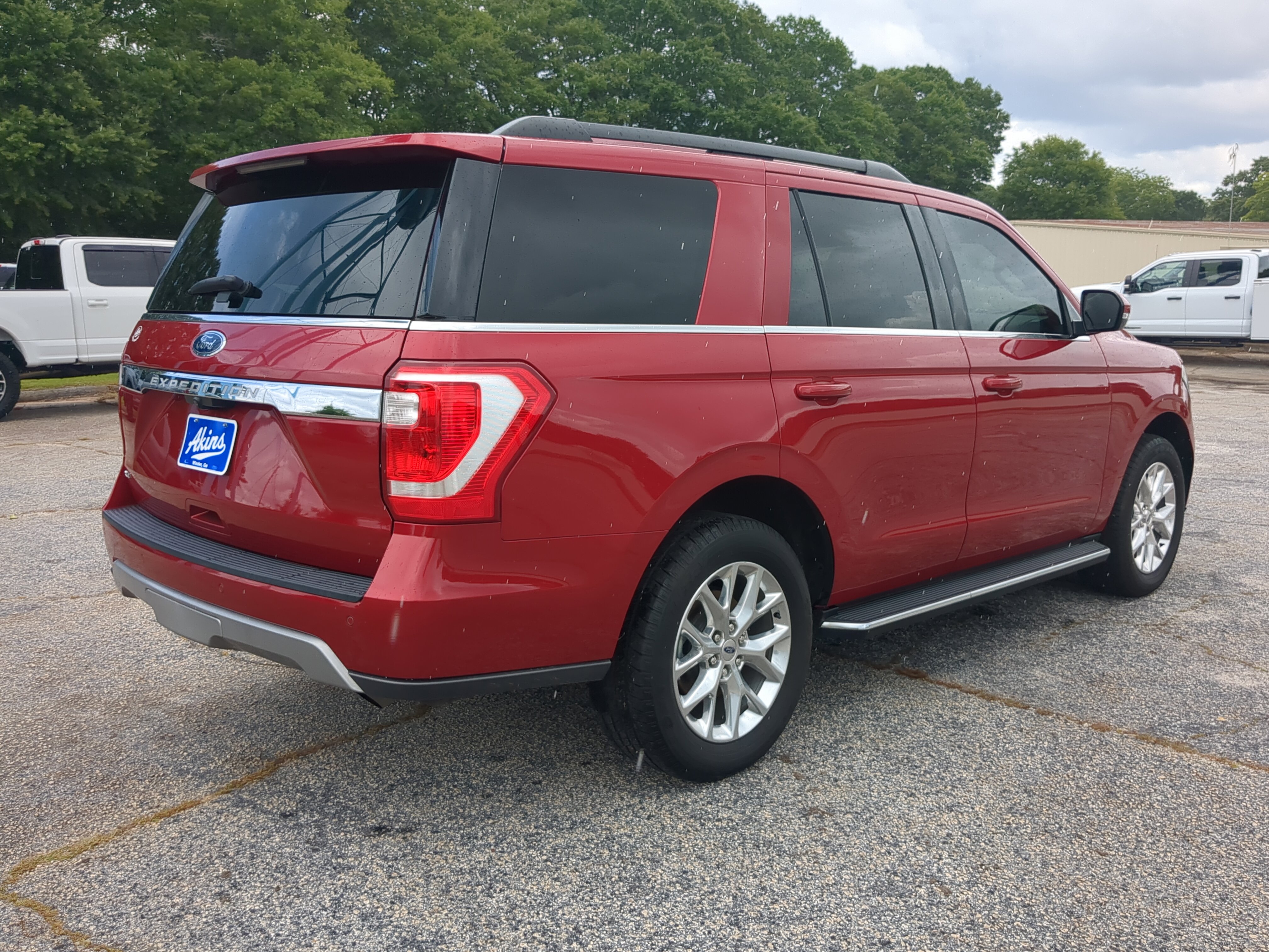 Certified 2021 Ford Expedition XLT RWD image 3