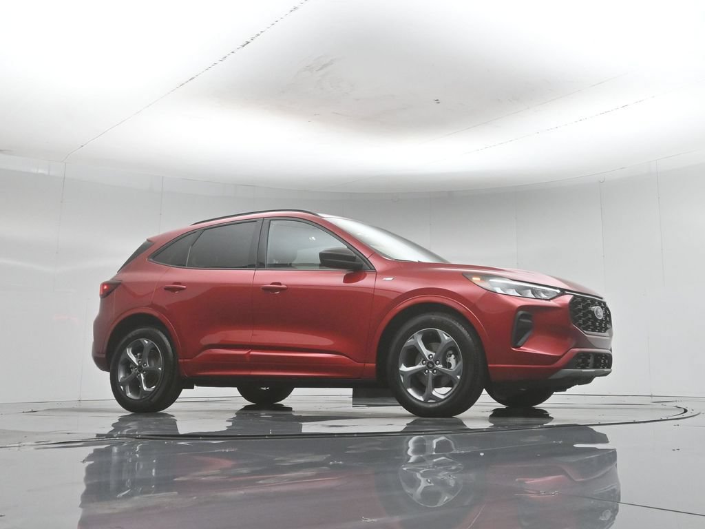 Certified 2023 Ford Escape ST-Line w/ Tech Pack #1 FWD image 4