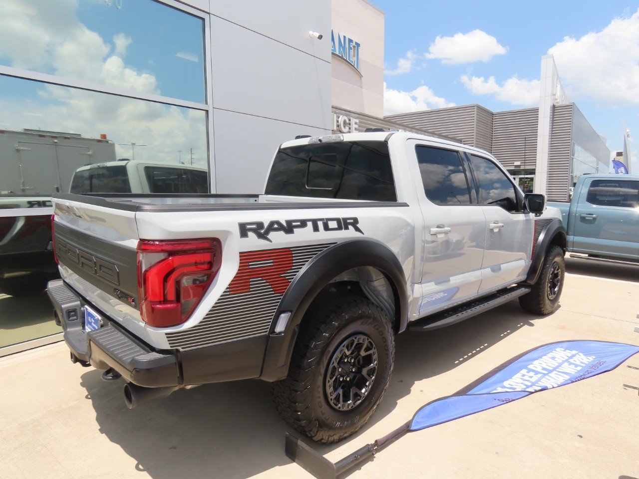 Certified 2024 Ford F150 Raptor w/ Equipment Group 803A Raptor R AWD/4WD image 8