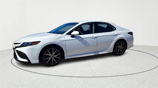 Used 2024 Toyota Camry SE image 5