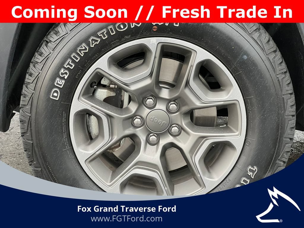Used 2022 Jeep Cherokee Trailhawk w/ Premium Leather Package AWD/4WD image 7