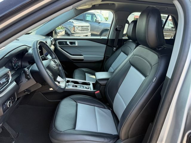 Certified 2023 Ford Explorer XLT w/ Equipment Group 202A AWD/4WD image 7