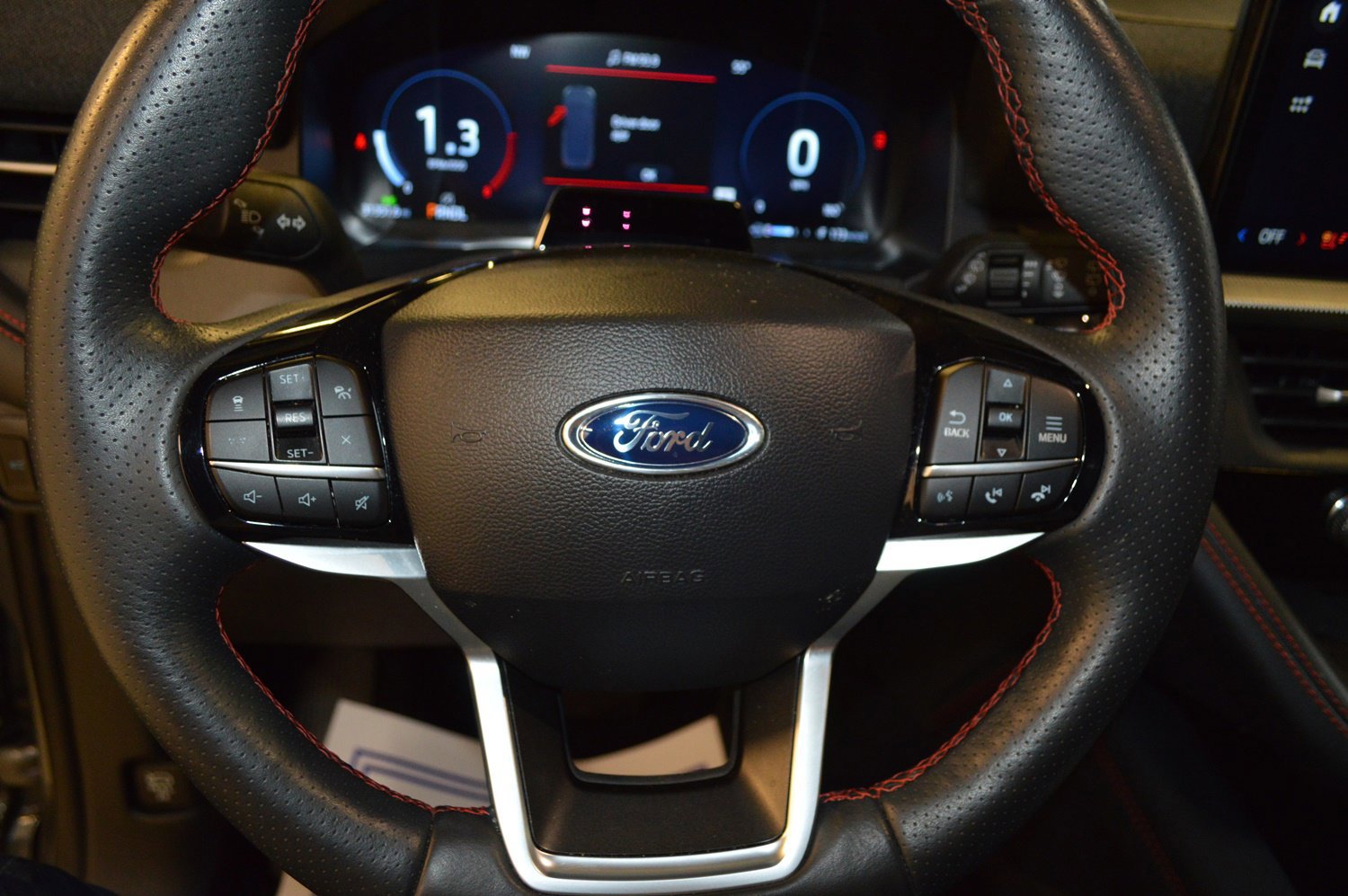 Certified 2025 Ford Explorer ST-Line image 18