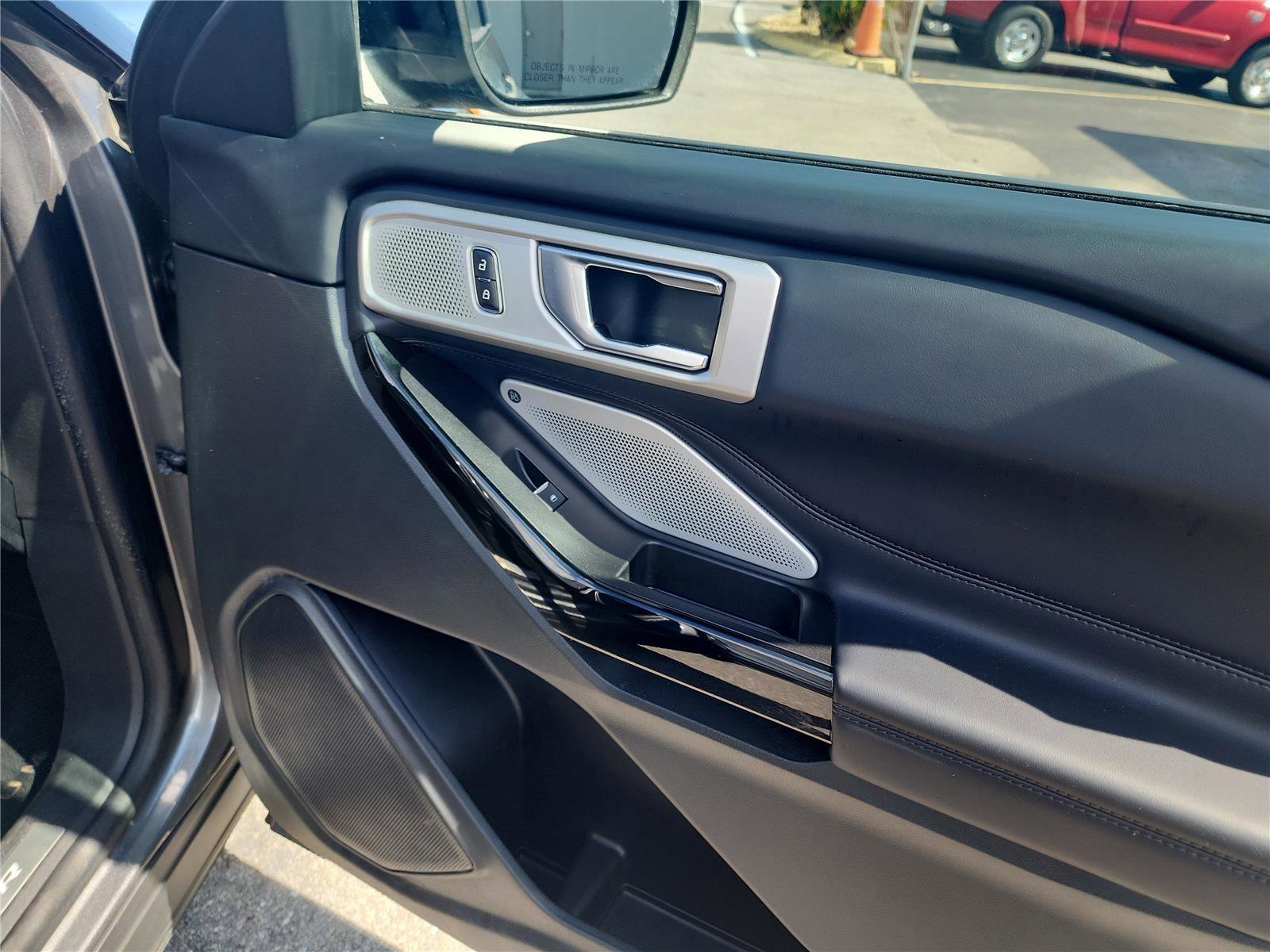 Certified 2023 Ford Explorer Platinum w/ Technology Package image 31