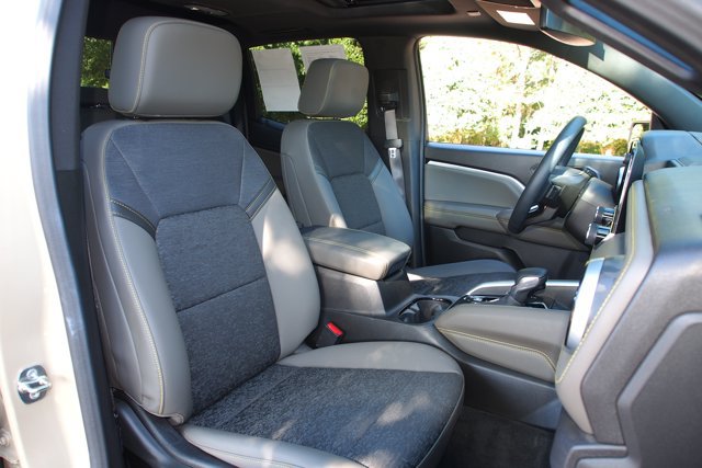 Used 2024 Chevrolet Colorado ZR2 w/ Technology Package AWD/4WD image 12