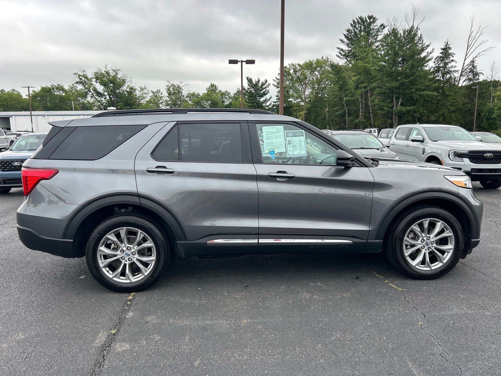 Certified 2024 Ford Explorer XLT w/ Equipment Group 202A AWD/4WD image 18