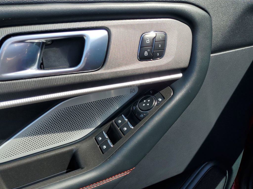 Certified 2025 Ford Explorer ST AWD/4WD image 14