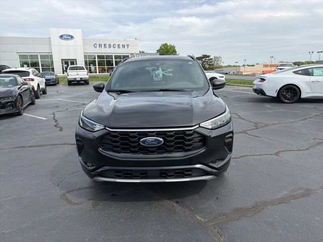 Certified 2024 Ford Escape ST-Line AWD/4WD image 2
