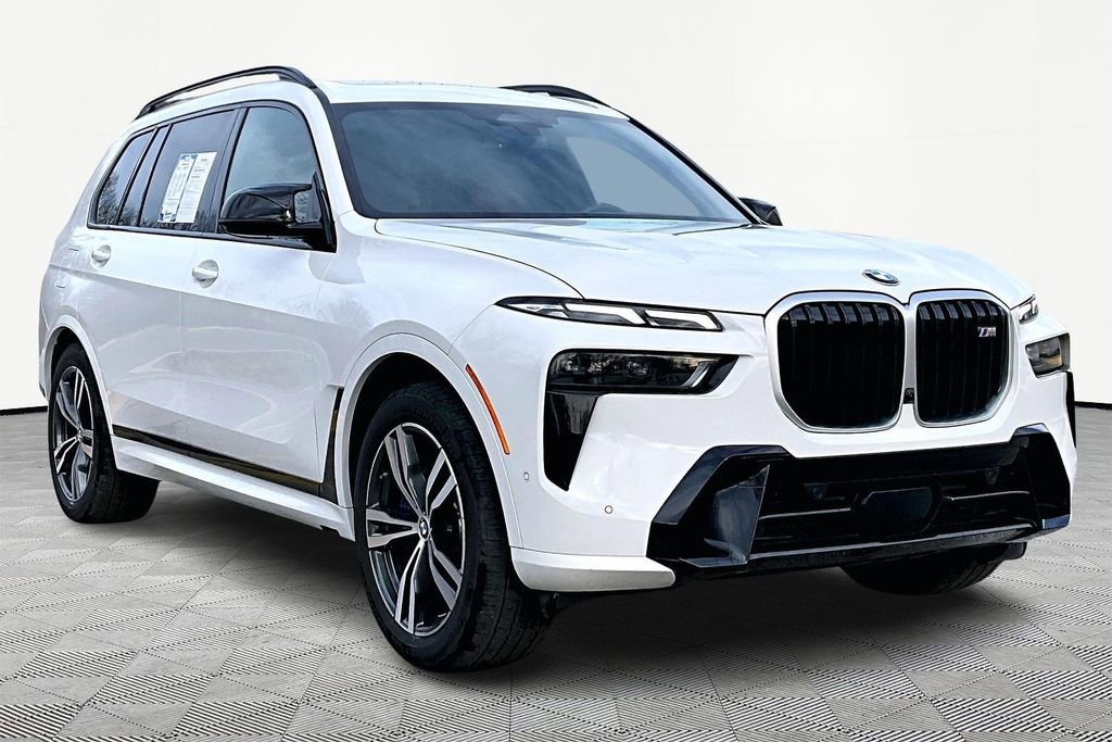 Used 2025 BMW X7 M60i w/ Climate Comfort Package AWD/4WD image 11