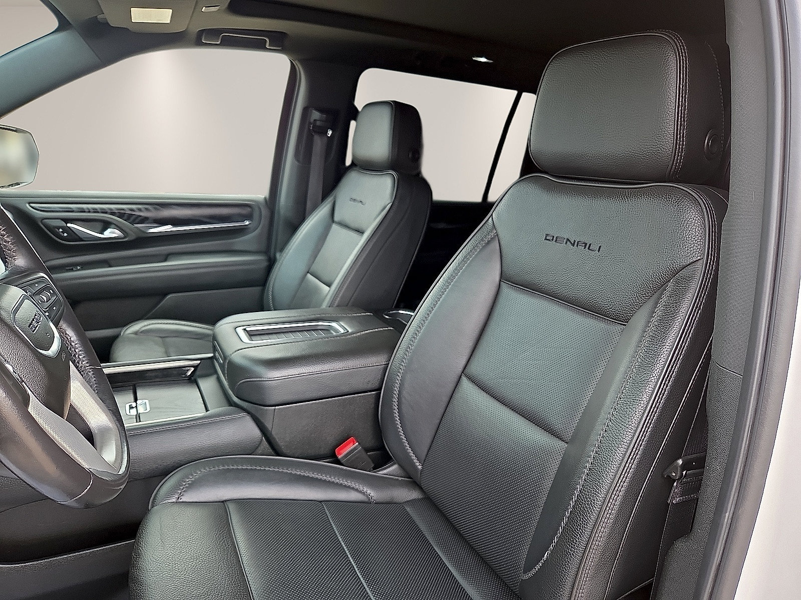 Used 2022 GMC Yukon XL Denali w/ Denali Ultimate Package AWD/4WD image 16