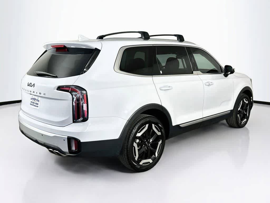 Used 2024 Kia Telluride EX w/ EX Captain's Chair Package FWD image 24