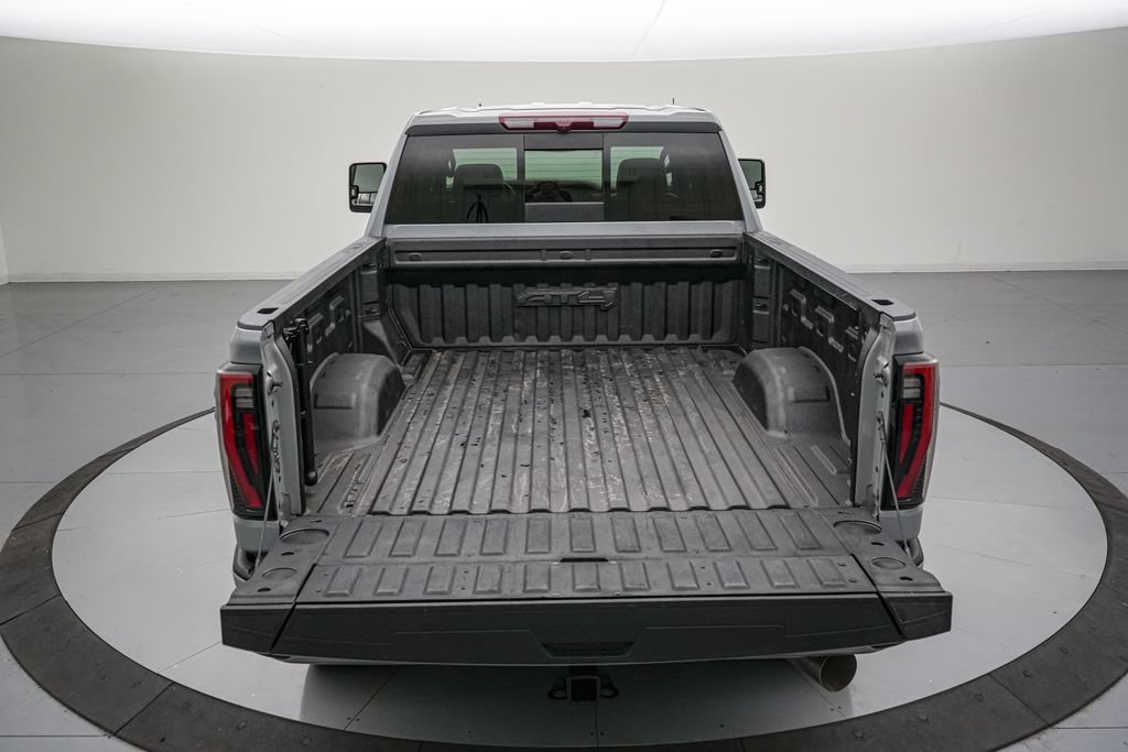 Used 2024 GMC Sierra 2500 AT4 w/ AT4 Preferred Package AWD/4WD image 6