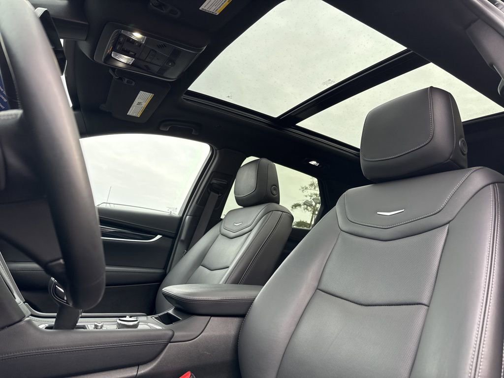 Used 2025 Cadillac XT5 Premium Luxury image 19