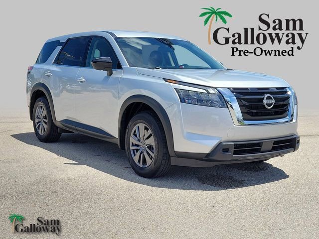 Used 2025 Nissan Pathfinder S FWD video 1
