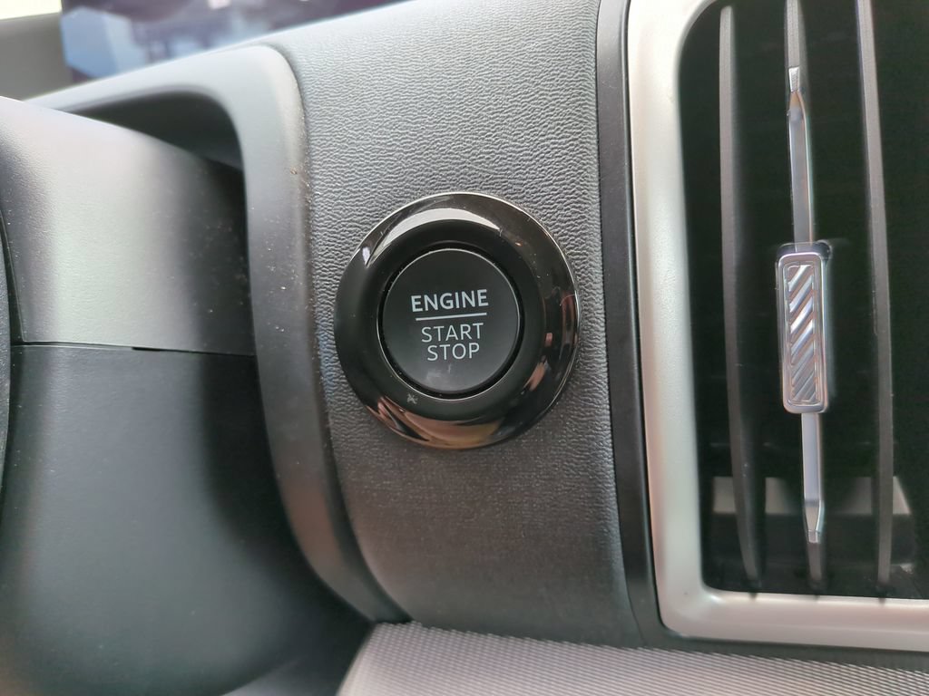 Certified 2025 Ford Expedition Active AWD/4WD image 32