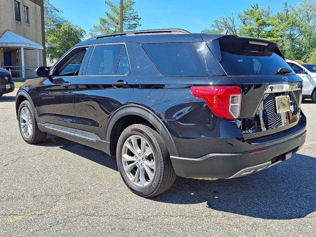 Certified 2023 Ford Explorer XLT w/ Equipment Group 202A AWD/4WD image 6