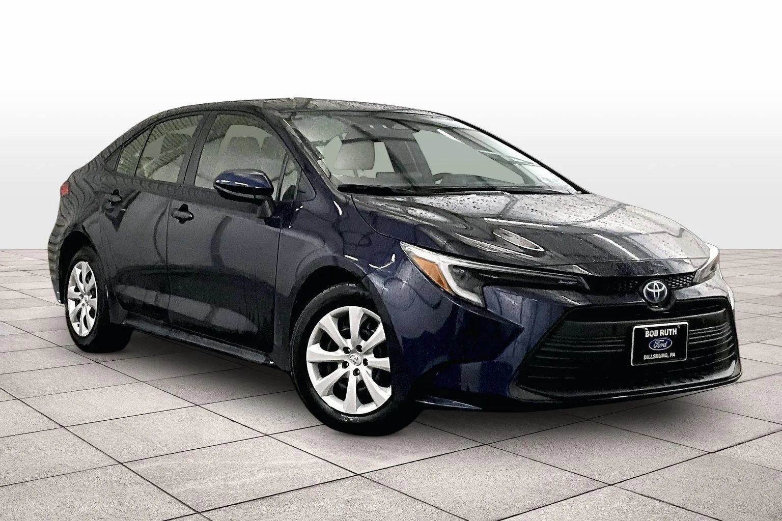 Used 2024 Toyota Corolla LE image 2