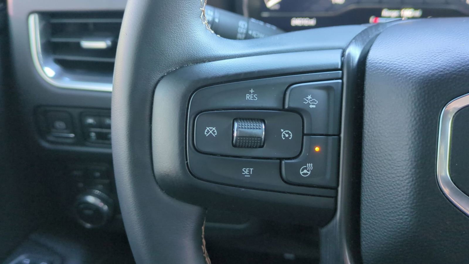 Used 2023 GMC Yukon XL AT4 w/ AT4 Premium Package image 15