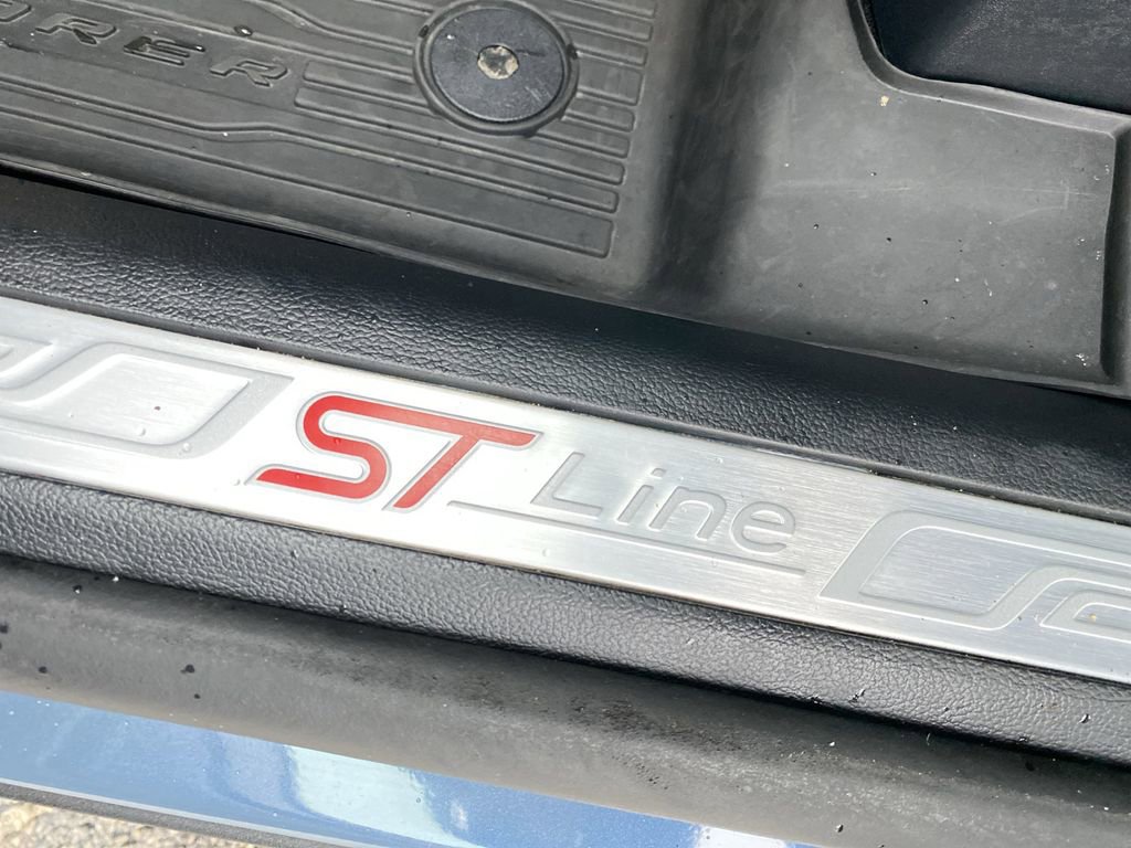 Certified 2025 Ford Explorer ST-Line w/ Premium Package image 22