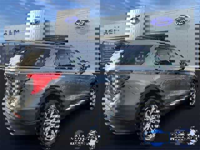 Certified 2022 Ford Explorer XLT w/ Equipment Group 202A image 3