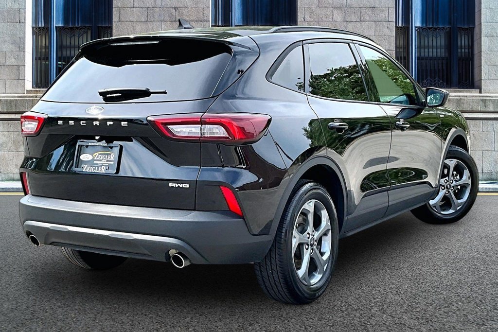 Certified 2025 Ford Escape ST-Line AWD/4WD image 11