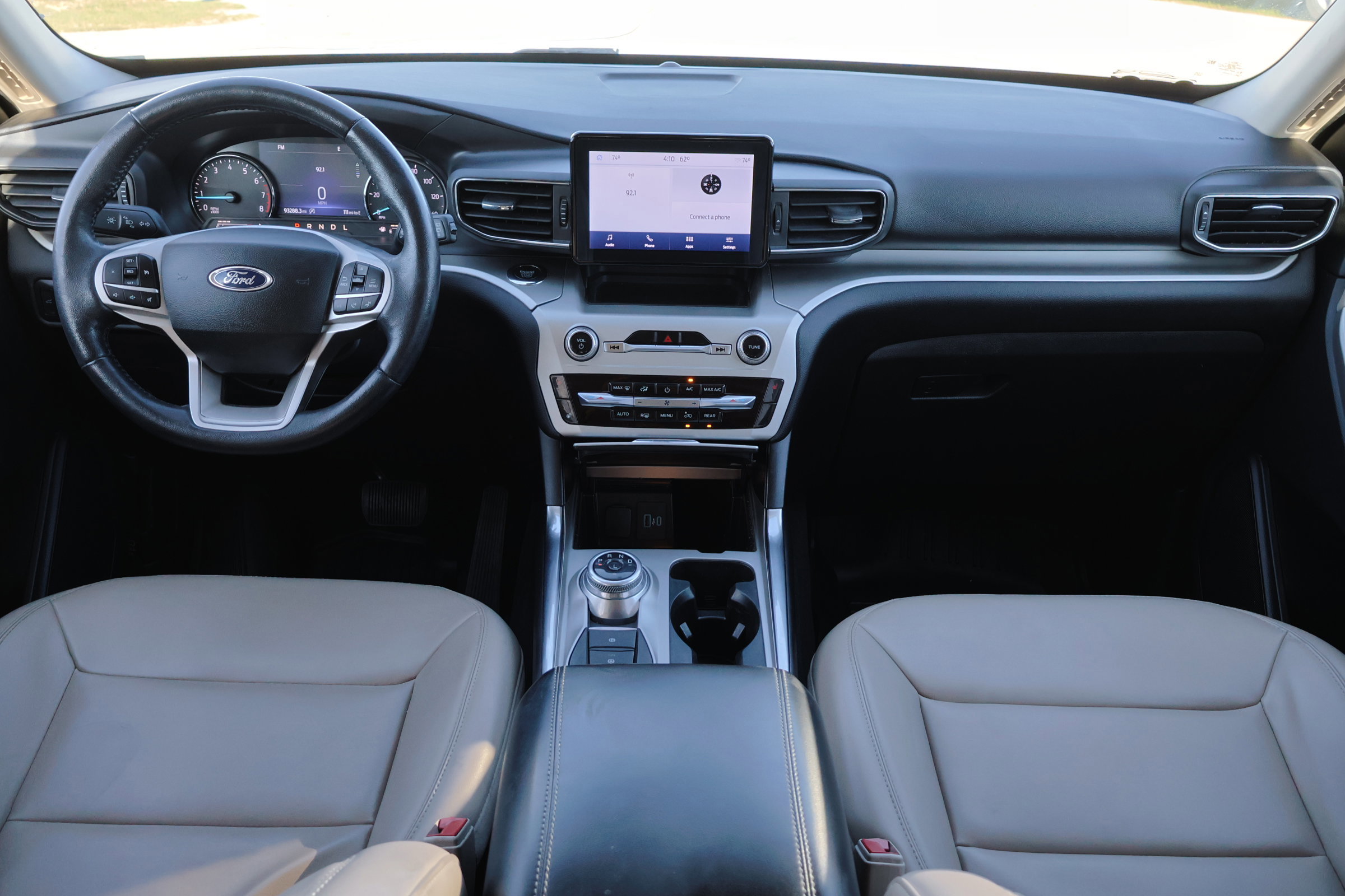 Certified 2022 Ford Explorer XLT w/ Equipment Group 202A image 25