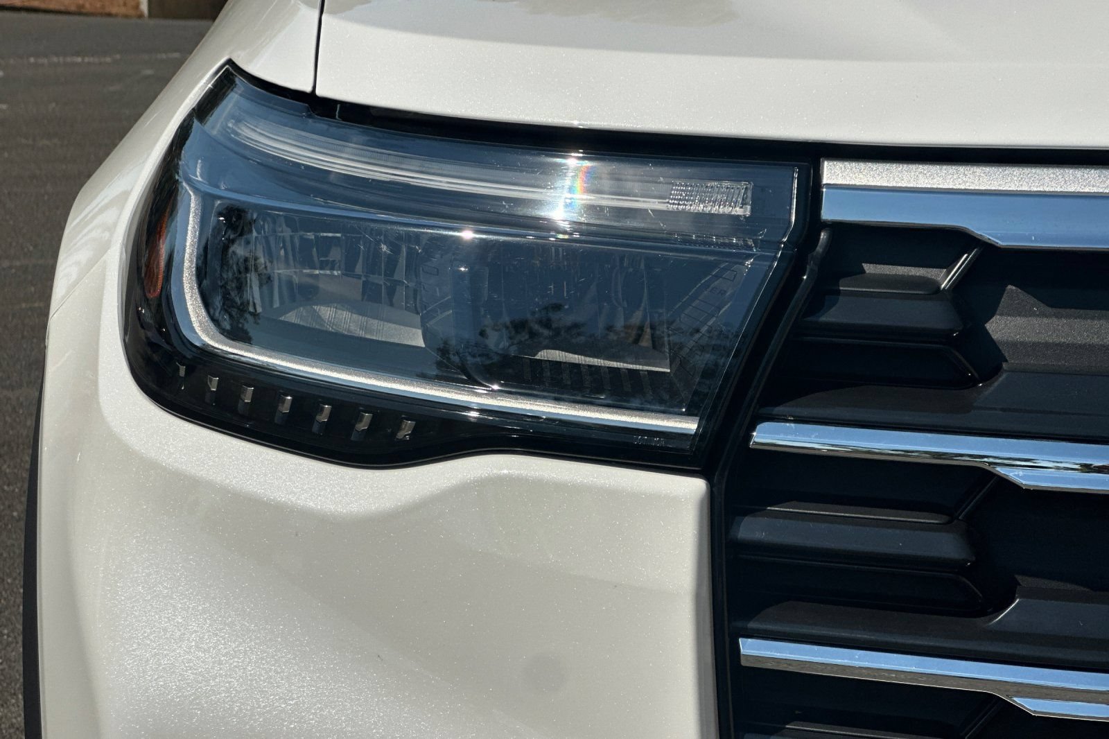 Certified 2025 Ford Explorer Active RWD image 48