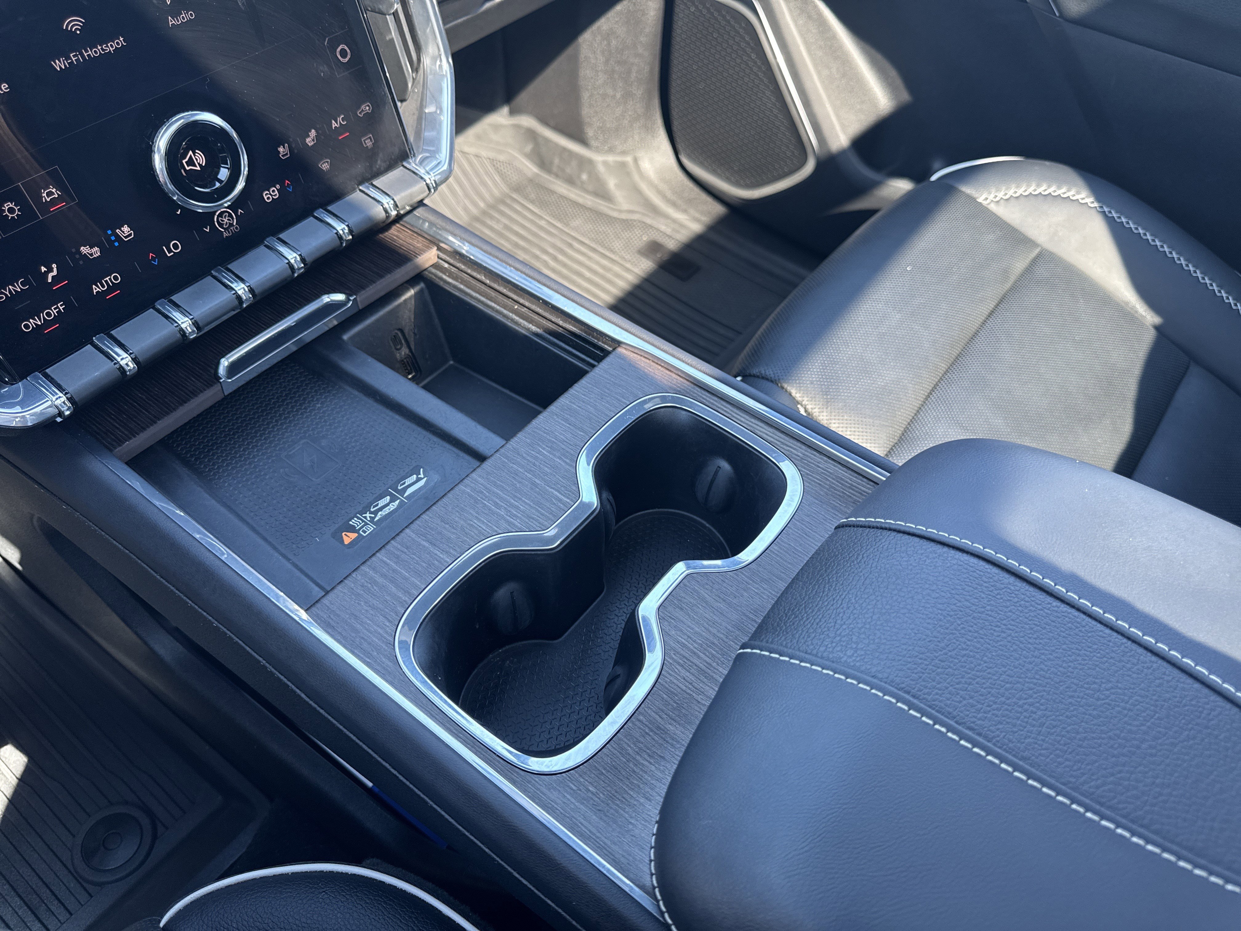 Used 2024 GMC Acadia Denali w/ Super Cruise Package image 33