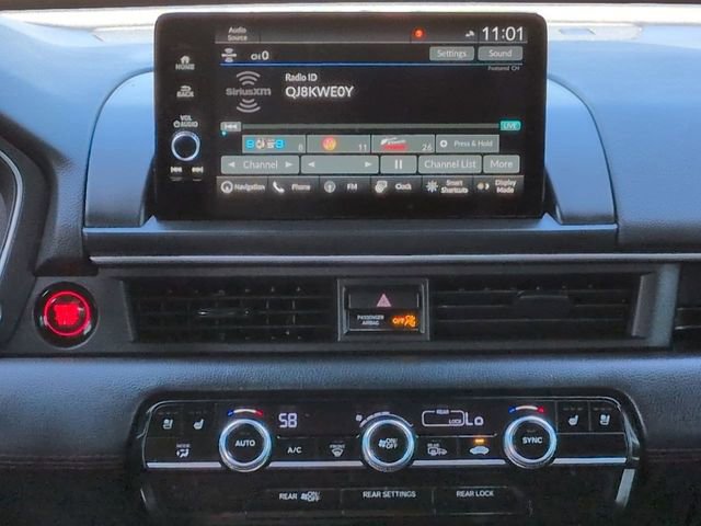 Used 2025 Honda Pilot Black Edition image 18