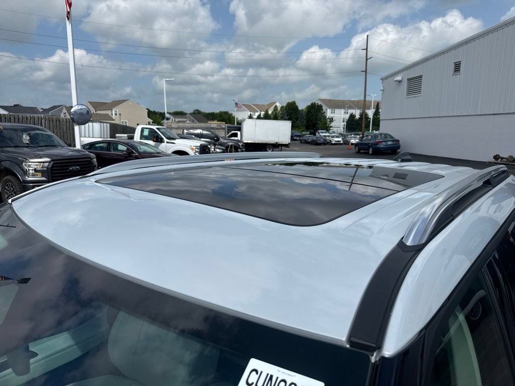 Certified 2025 Ford Explorer Platinum w/ Ultimate Package AWD/4WD image 3