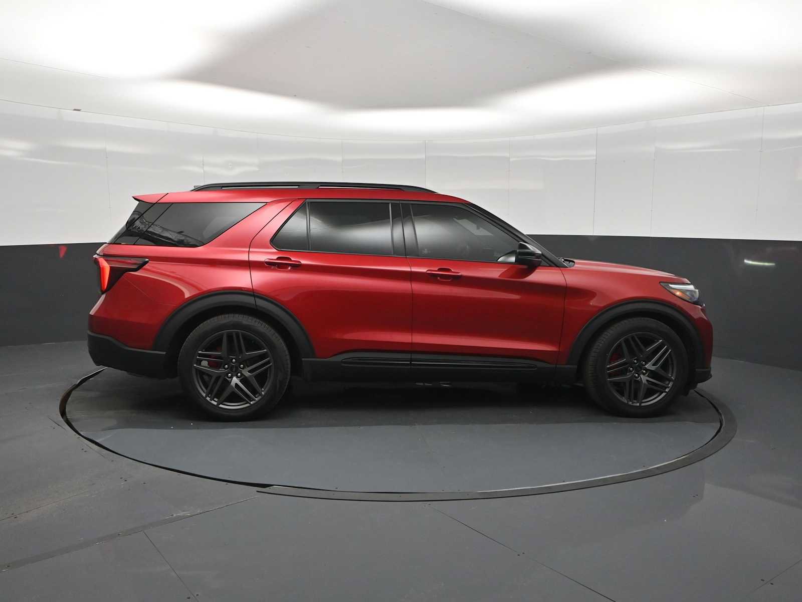 Certified 2025 Ford Explorer ST w/ Sun And Sound Package AWD/4WD image 9