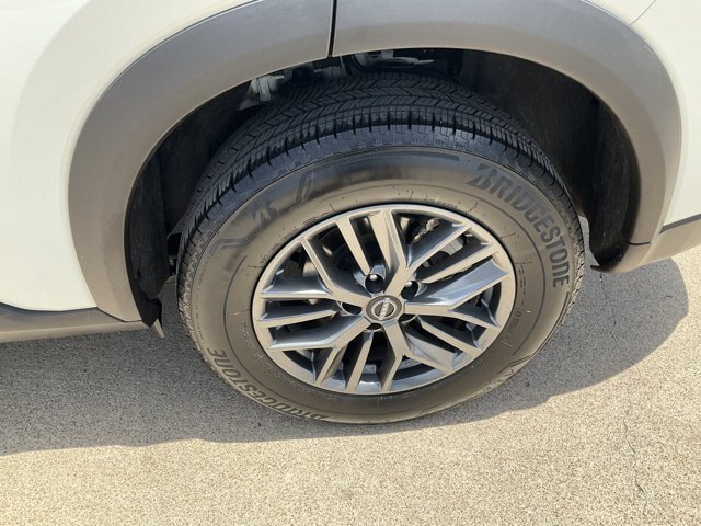 Used 2024 Nissan Rogue S FWD image 13
