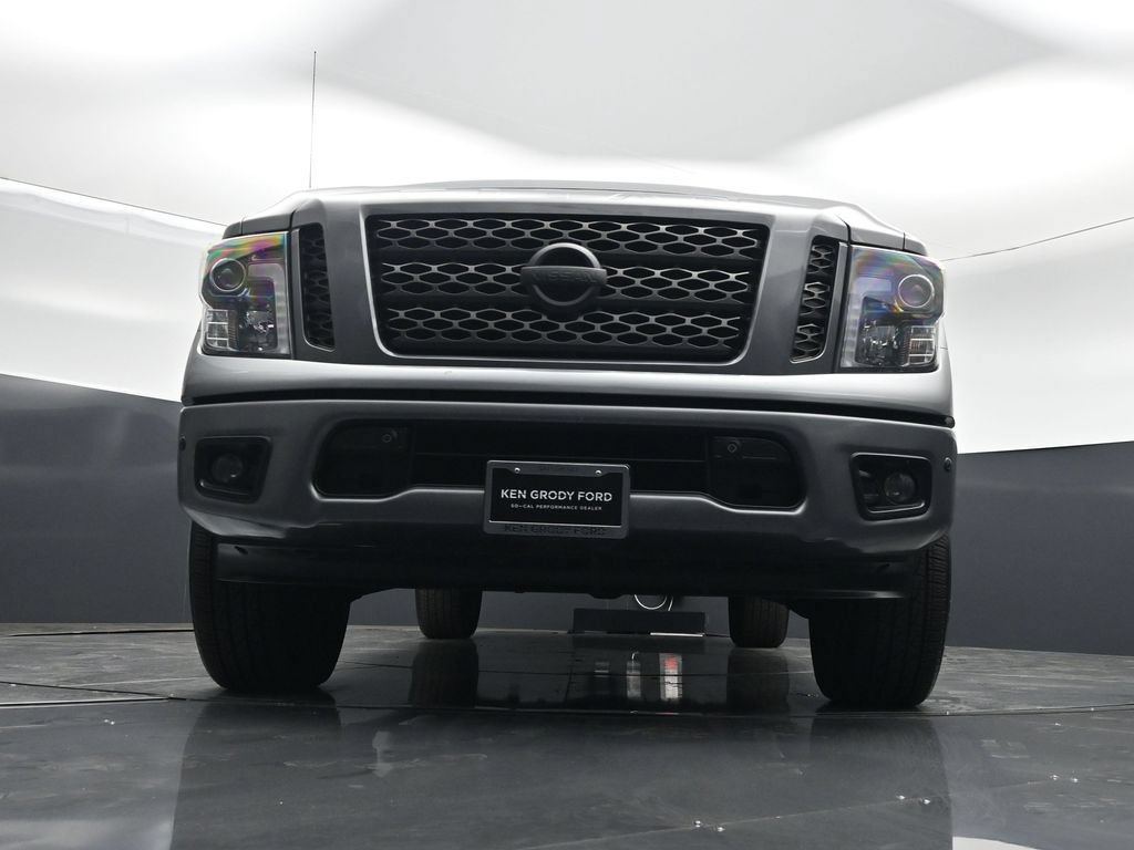 Used 2019 Nissan Titan SV w/ SV Convenience Package RWD image 46