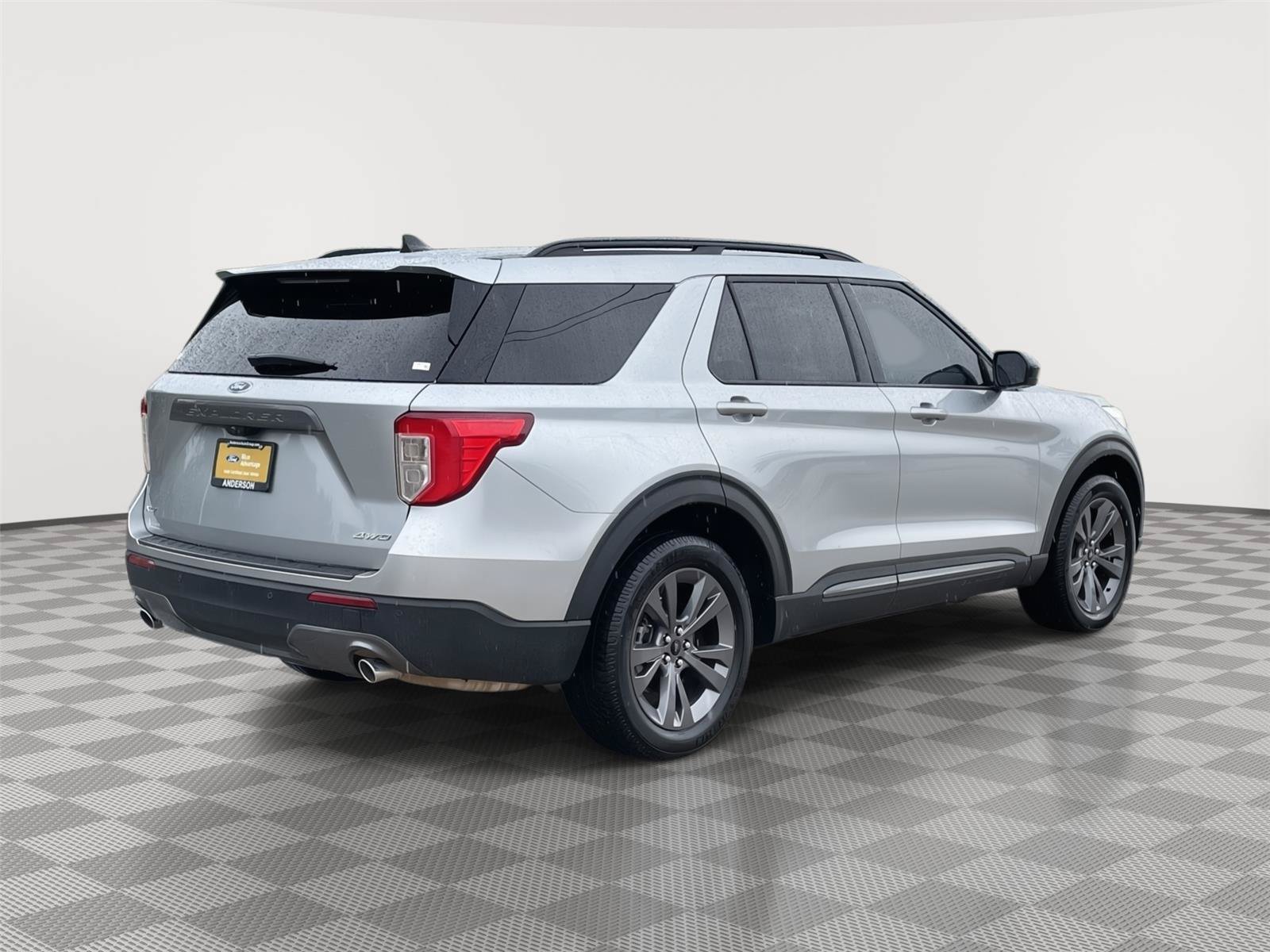 Certified 2023 Ford Explorer XLT w/ Equipment Group 202A AWD/4WD image 7